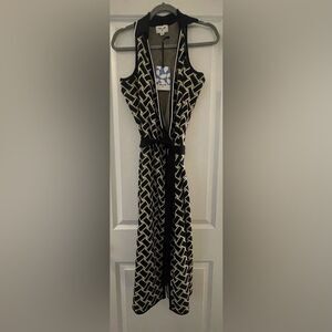 Diane Von Furstenberg Black, Cream and Tan Patterned Wrap Sweater Dress - M